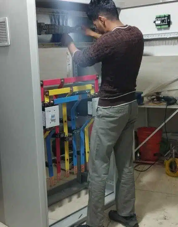 ساخت تابلو برق چنج آور 400آمپر دانشگاه شیراز
